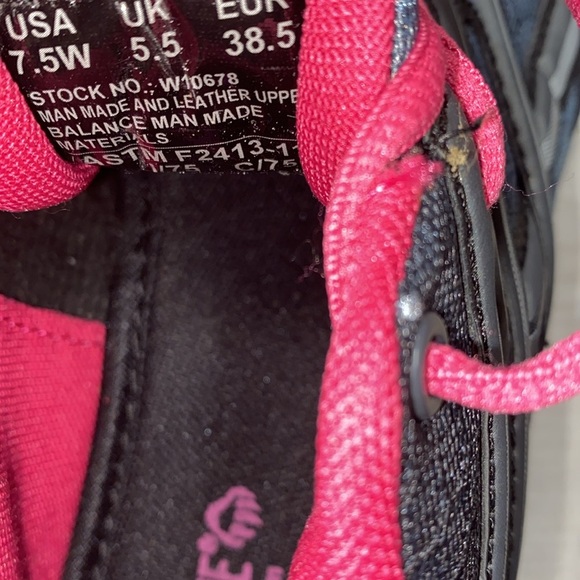 Wolverine shoes size 7 1/2 wide pink & black color - Picture 6 of 9